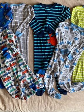 Toddler Boy Carter’s 1-Piece Zip-Up Pajama Bundle - Size 2T. Lot of 6